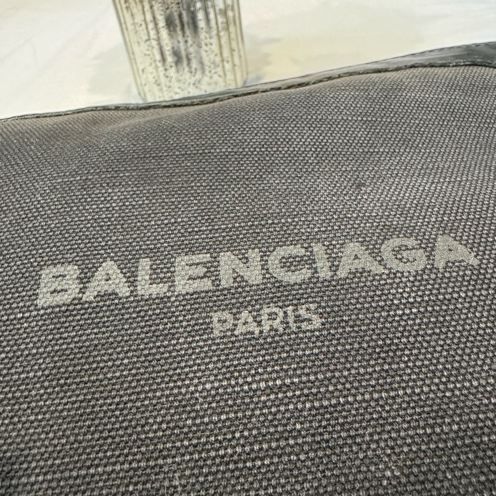 Authentic Balenciaga clutch bag - Picture 9 of 11
